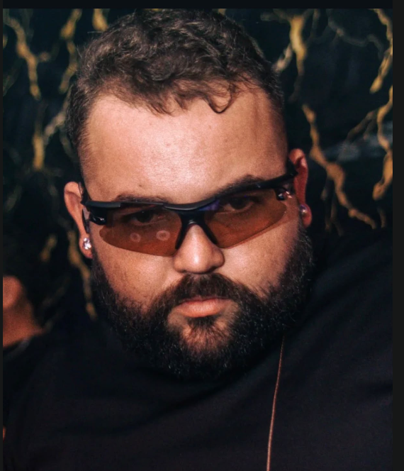 DJ Zonato em uma noite de evento